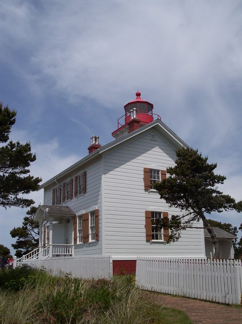 Yaquina Bay Lighthouse