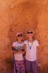 Sarah and Emma at Bryce Canyon