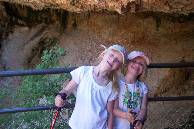 Sarah and Emma at Bryce Canyon