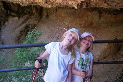 Sarah and Emma at Bryce Canyon