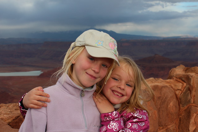 Emma and Sarah at Dead Horse Point