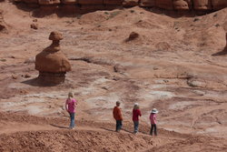 Emma and Sarah with Aedin and Winrey Richardson walking down into Goblin Valley