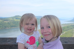 Kaitlyn and Emma at Vista House