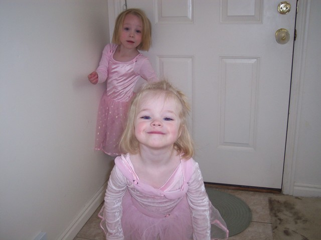 Emma and Sarah, Ballerinas