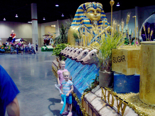 Emma and Sarah at Days of '47 Float Preview