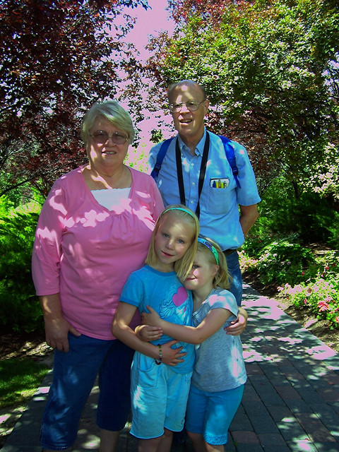 Tom, Emma, and Sarah with Bonnie Heidenreich at Thanksgiving point