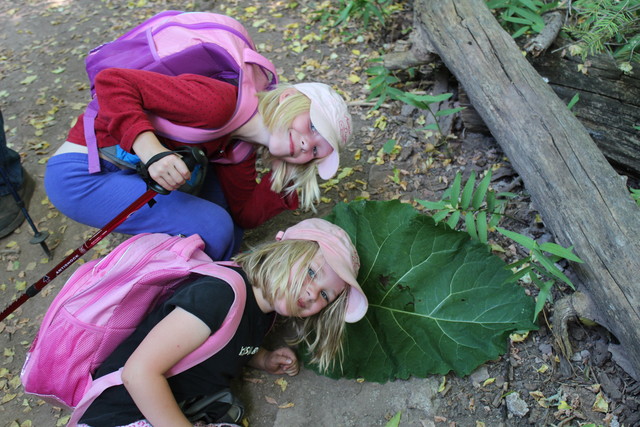 Emma and Sarah on the Grandeur Peak trail